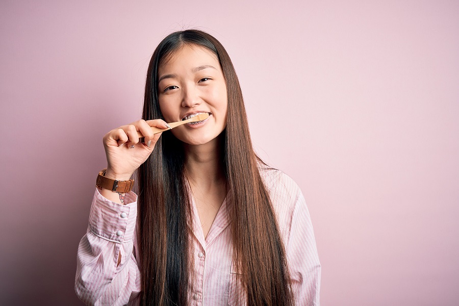 Which Comes First: the Brush or Floss?